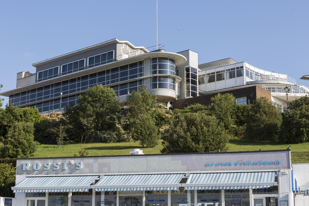 Southend Guest House - Close To Beach, Train Station & Southend Airport Exterior photo