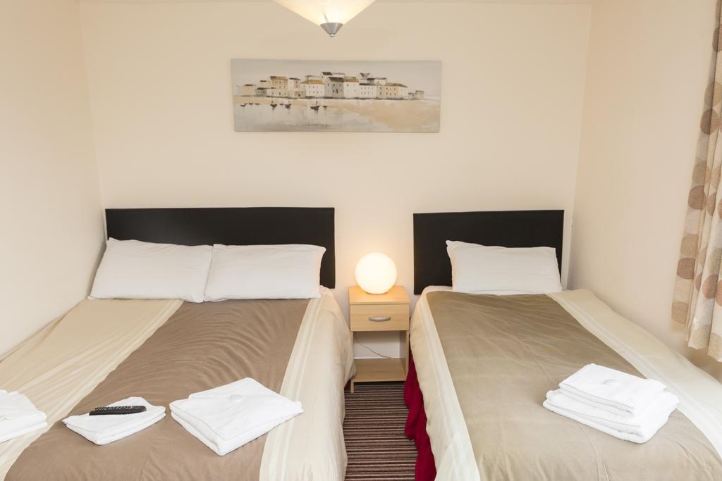 Southend Guest House - Close To Beach, Train Station & Southend Airport Room photo