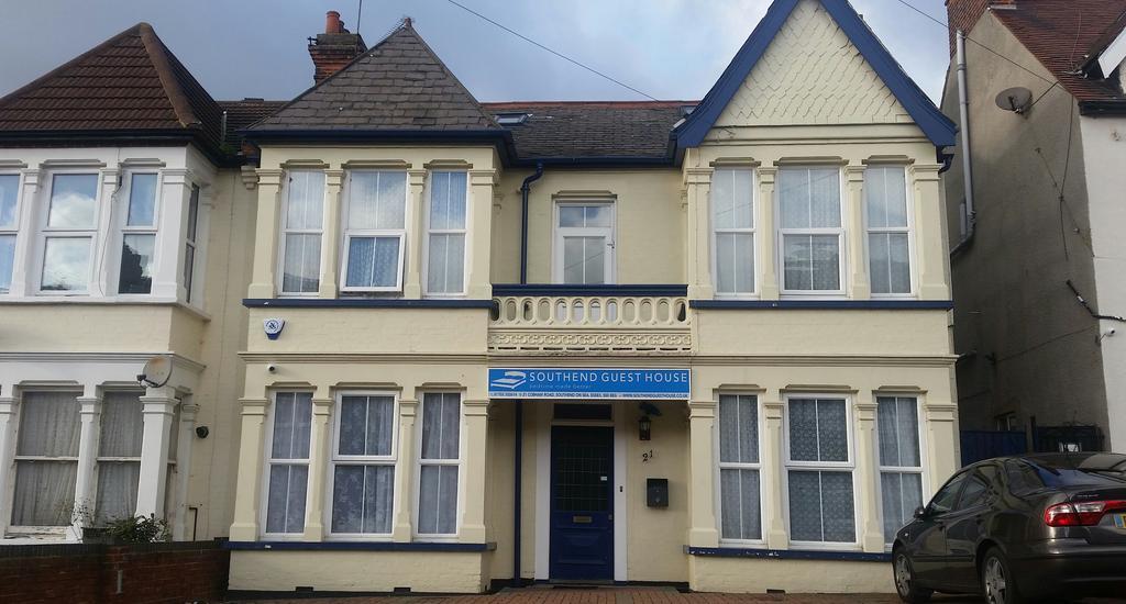 Southend Guest House - Close To Beach, Train Station & Southend Airport Exterior photo